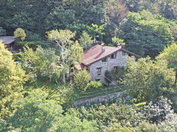 Cascina Vendita CASCINA CON TERRENO IN VENDITA A CETO (NADRO) - T506