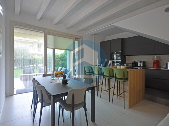 Appartamento Vendita APPARTAMENTO IN VENDITA A SIRMIONE - ISE111 - T255