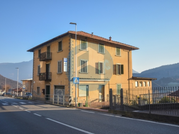 Villa Vendita CASA SINGOLA IN VENDITA A SOVERE - PIS308