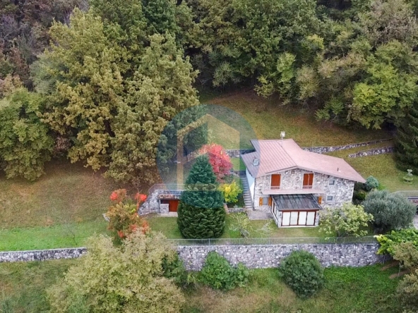 Villa Vendita VILLA SINGOLA IN VENDITA A SOVERE - PIS320