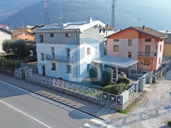 Villa Vendita VILLA SINGOLA IN VENDITA A ESINE - DAR309/T389