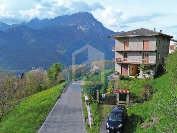 Villa Vendita CASA SINGOLA IN VENDITA A BRENO - BRE310/T542