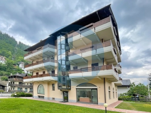 Negozio Vendita NEGOZIO IN VENDITA AD APRICA BRE903 - T0136