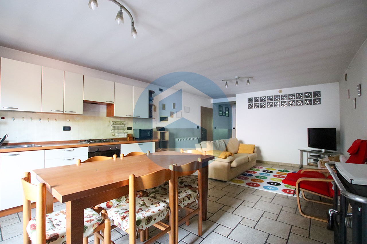 Appartamento Vendita BILOCALE E TERRENI IN VENDITA A BRENO - BRE152/T276