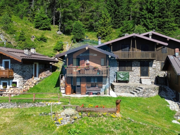 Cascina Vendita CASCINA IN VENDITA A MALONNO - BRE511/T3203