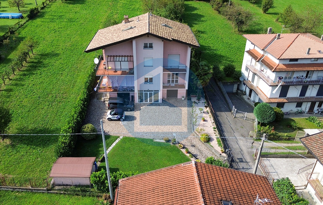 Villa Vendita CASA SINGOLA IN VENDITA AD ENDINE GAIANO - PIS316