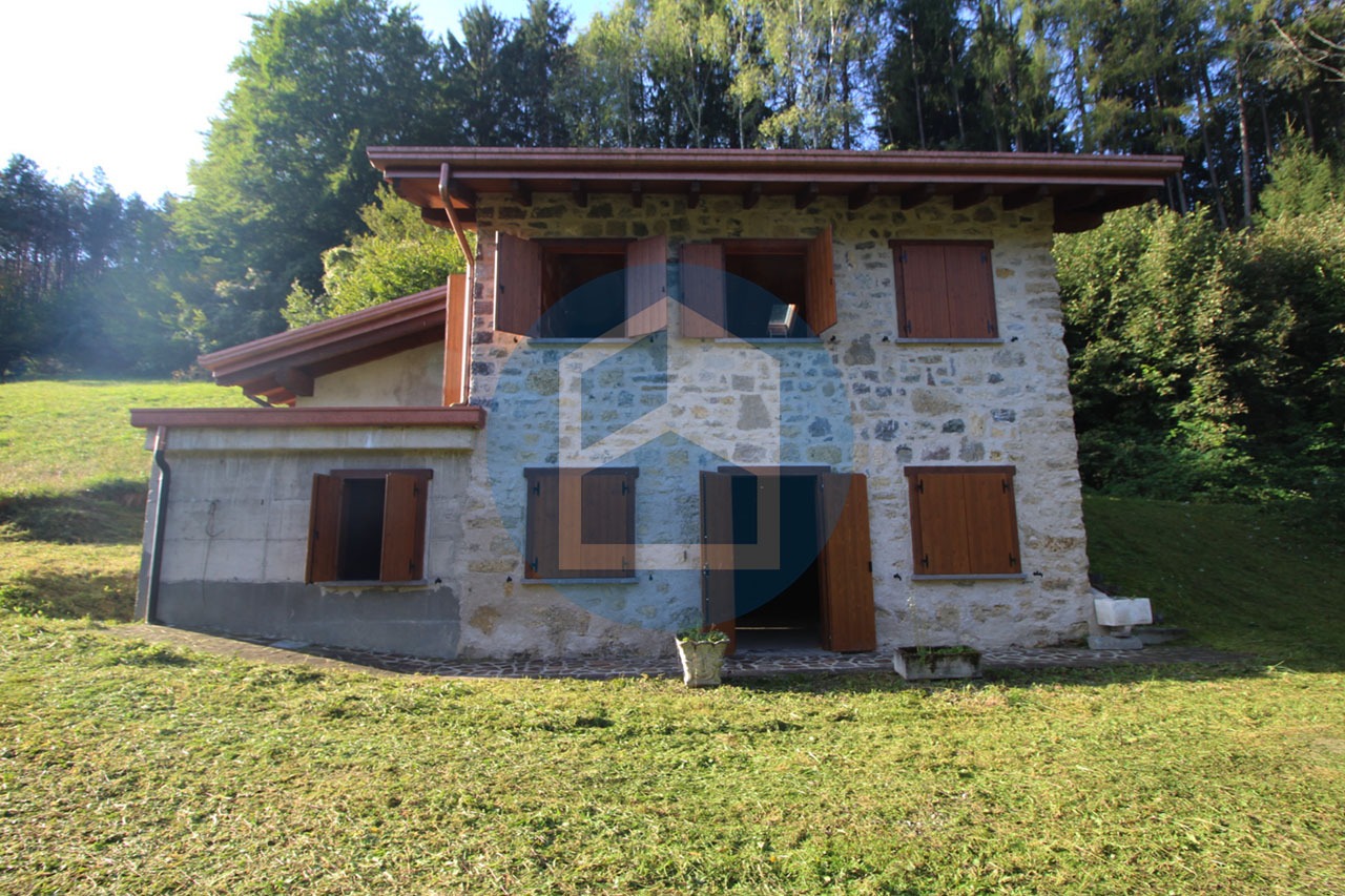 Cascina Vendita CASCINA IN VENDITA A BORNO - DAR507/T066