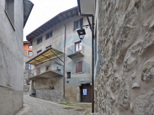 Casa Terracielo Vendita CASA TERRA CIELO IN VENDITA A NIARDO - DAR410