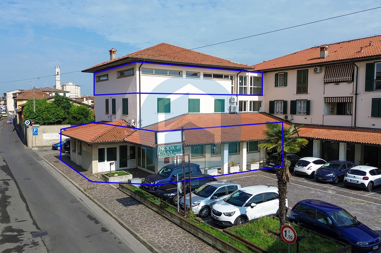 Negozio Vendita LOC. COMMERCIALE IN VENDITA A TRAVAGLIATO-ISE900/NT701