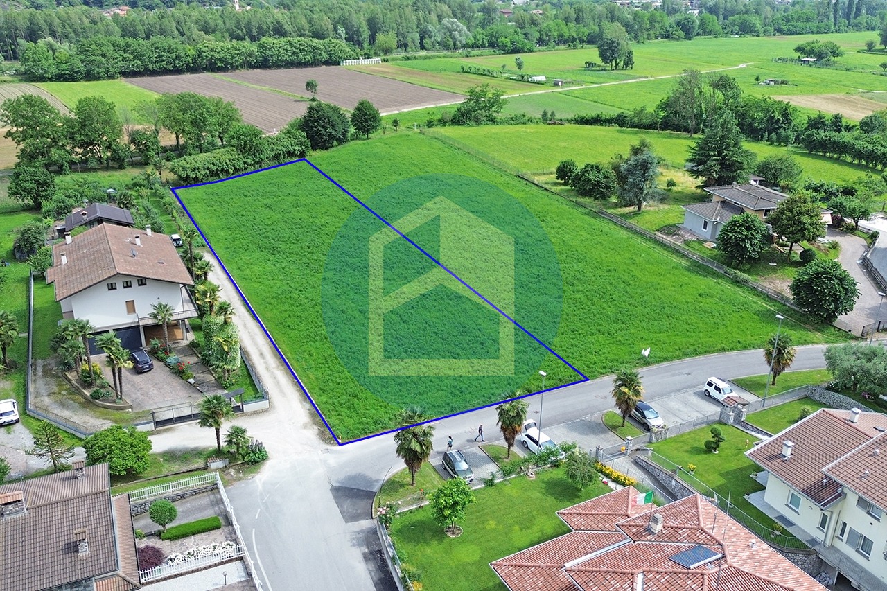 T. Residenziale Vendita TERRENO EDIFICABILE IN PIANCOGNO - DAR004/T0404