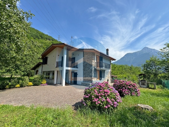 Villa Vendita CASA SINGOLA IN VENDITA A SONICO - DAR317/T0399