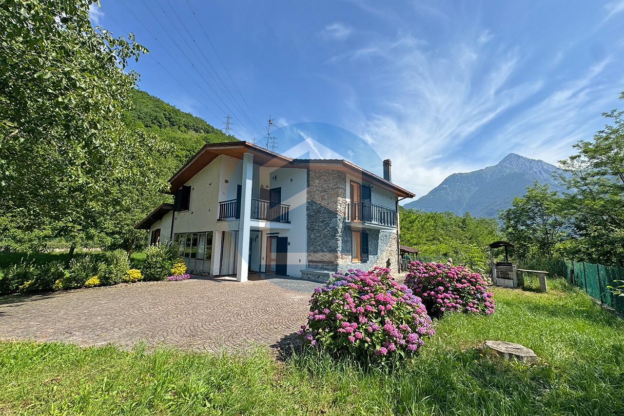Villa Vendita CASA SINGOLA IN VENDITA A SONICO - DAR317/T0399