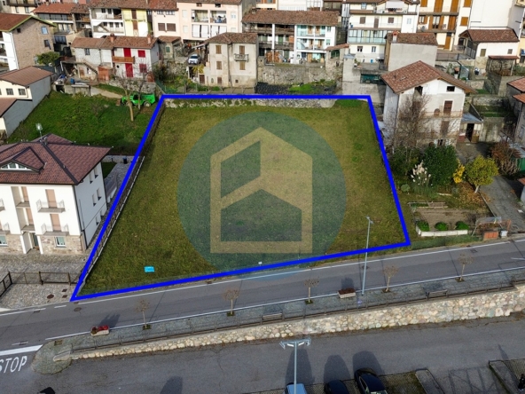 T. Residenziale Vendita TERRENO EDIFICABILE IN VENDITA A BOSSICO - PIS005