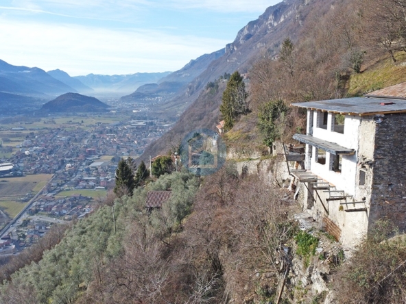 Cascina Vendita CASCINA CON TERRENO IN VENDITA A PIANCOGNO - BRE505