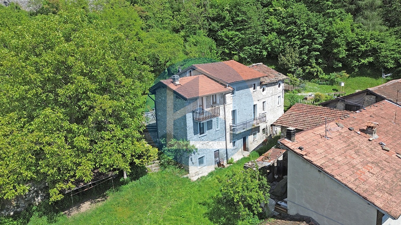 Cascina Vendita CASCINA IN VENDITA A BIENNO - BRE504/T615