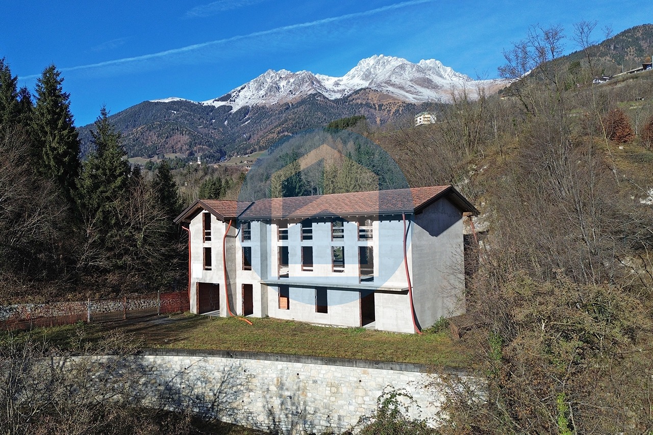 Palazzina Vendita PALAZZINA IN VENDITA A BORNO - BRE306/T808