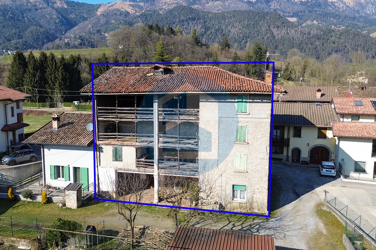 Villa Vendita CASA SINGOLA IN VENDITA A CLUSONE - PIS310 - T811
