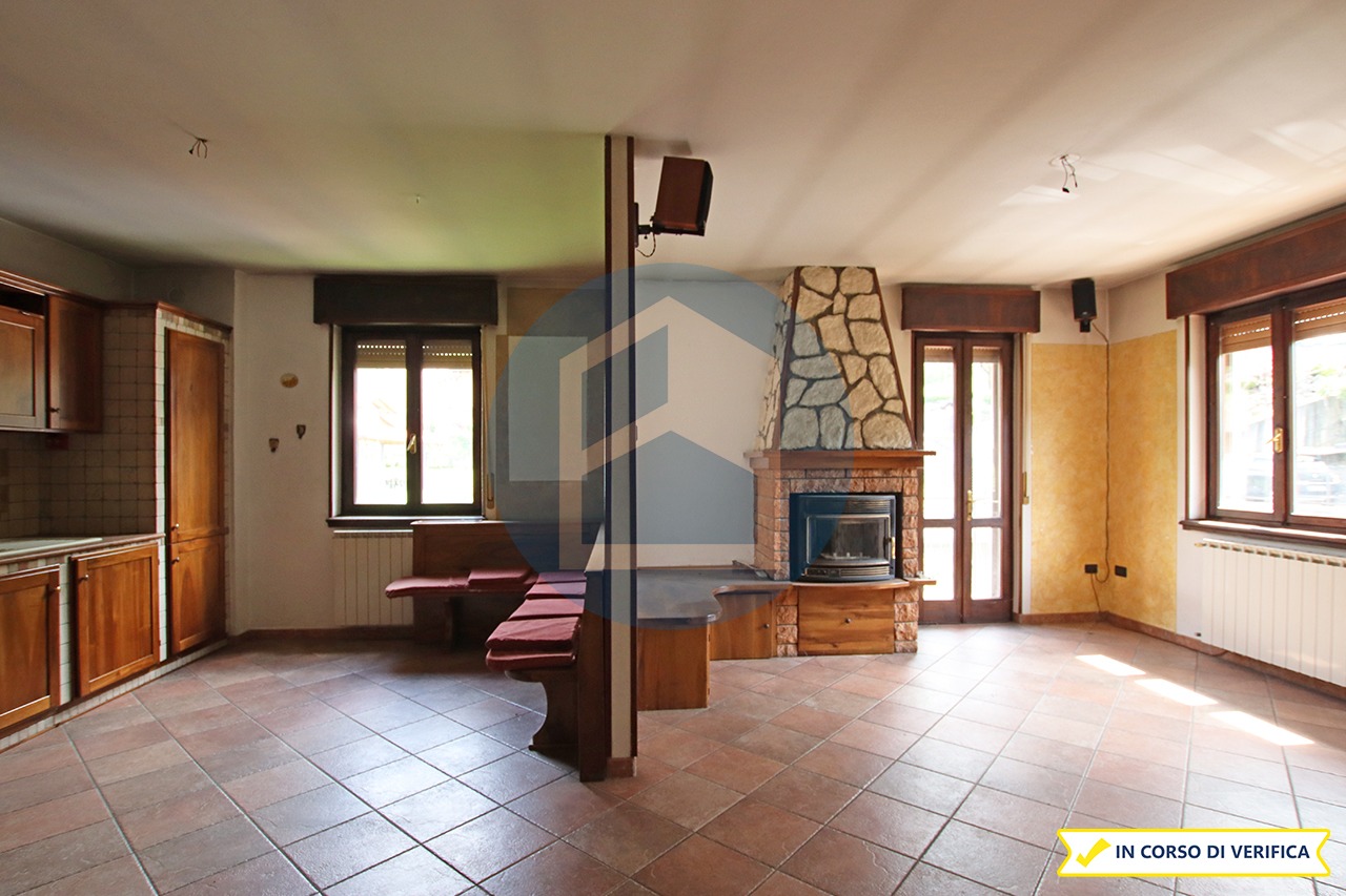 Appartamento Vendita QUADRILOCALE IN VENDITA A BRENO - BRE145/T4108