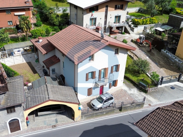 Villa Vendita VILLA SINGOLA IN VENDITA A CEDEGOLO - DAR319/T0401