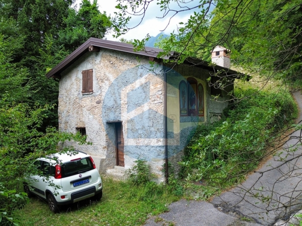 Cascina Vendita CASCINA IN VENDITA A MALEGNO - BRE519/T282