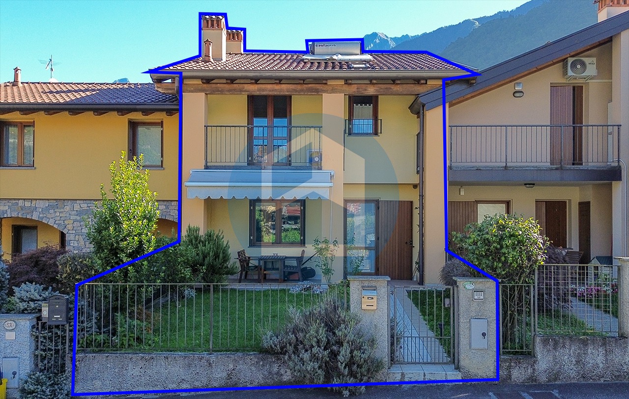 Villa Vendita VILLA A SCHIERA IN VENDITA A BRENO - BRE201/T4137