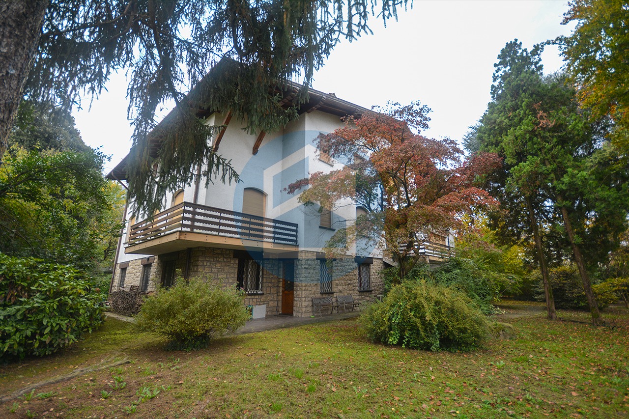Villa Vendita PALAZZINA IN VENDITA A DARFO B.T. - DAR309/T0419