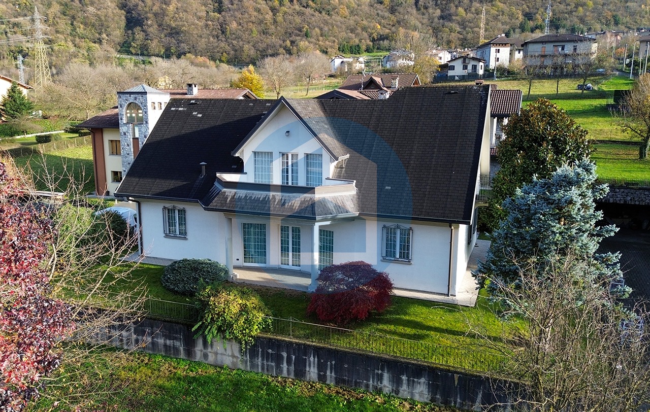 Villa Vendita VILLA SINGOLA IN VENDITA A CETO - BRE315/T4142