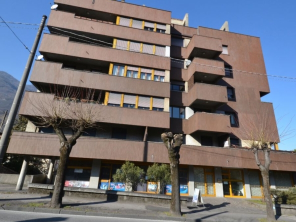 Ufficio Affitto UFFICIO/NEGOZIO IN LOCAZIONE A BRENO - T2019/BRE606-2