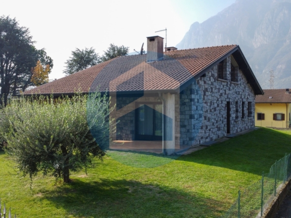 Villa Vendita VILLA SINGOLA IN VENDITA A ESINE - T6007/BRE320