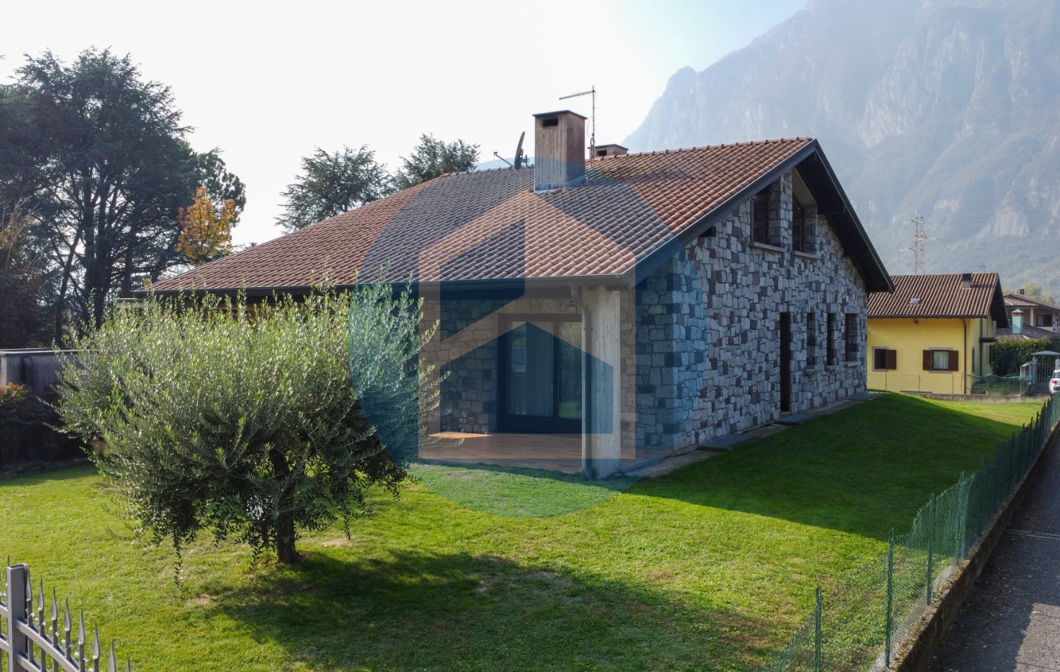 Villa Vendita VILLA SINGOLA IN VENDITA A ESINE - T6007/BRE320