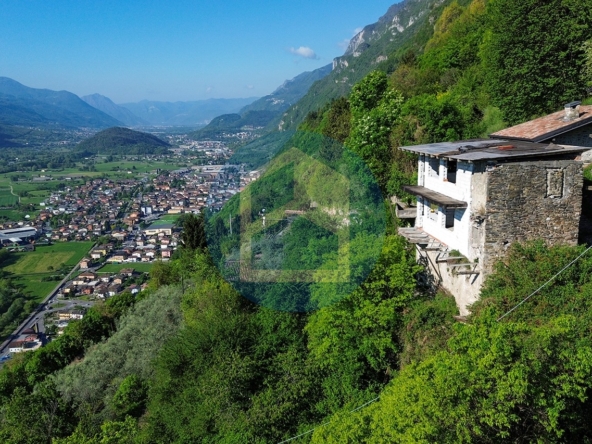 Cascina Vendita CASCINA CON TERRENO IN VENDITA A PIANCOGNO - BRE505