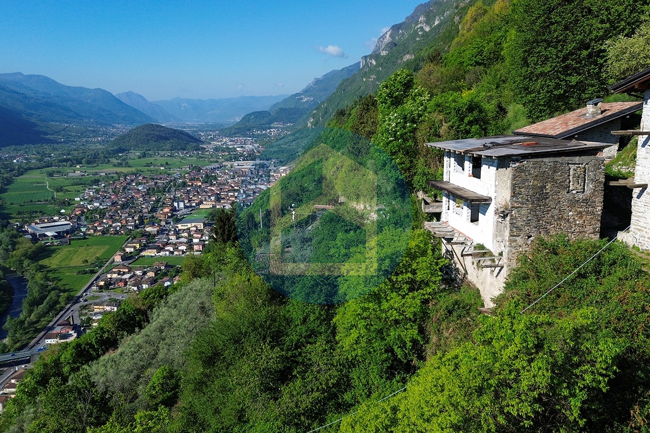 Cascina Vendita CASCINA CON TERRENO IN VENDITA A PIANCOGNO - BRE505