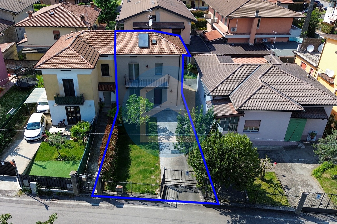 Villa Vendita VILLETTA A SCHIERA IN VENDITA - ISE201/T3224