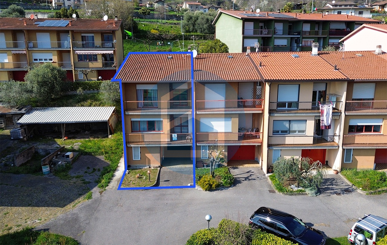 Villa Vendita VILLA A SCHIERA IN VENDITA A COSTA VOLPINO - BRE203