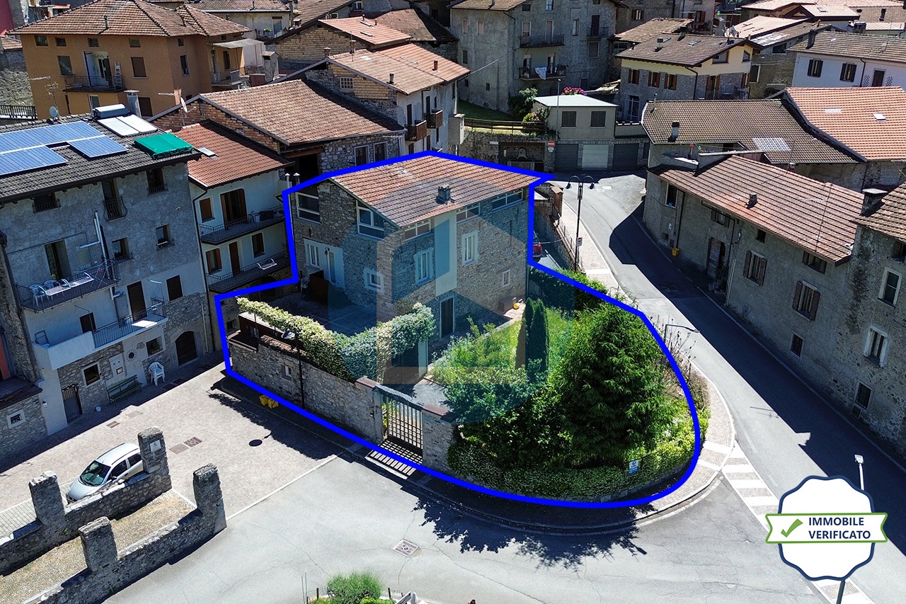 Villa Vendita VILLA SINGOLA IN VENDITA A BRAONE - BRE303/T710